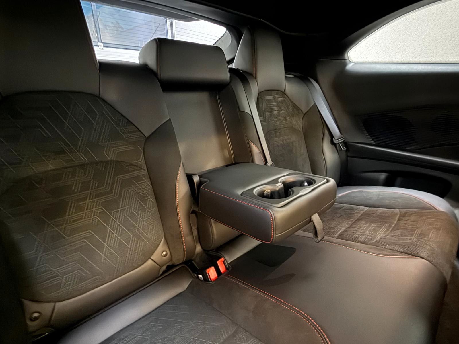Fahrzeugabbildung Dodge CHARGER 4DR -LAUNCH EDITION-SIXPACK-CARBON-AWD