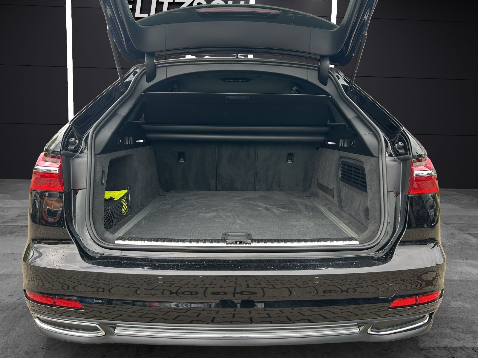 Fahrzeugabbildung Audi A6 Avant 40 TDI quattro sport LED AHK ACC RFK NA