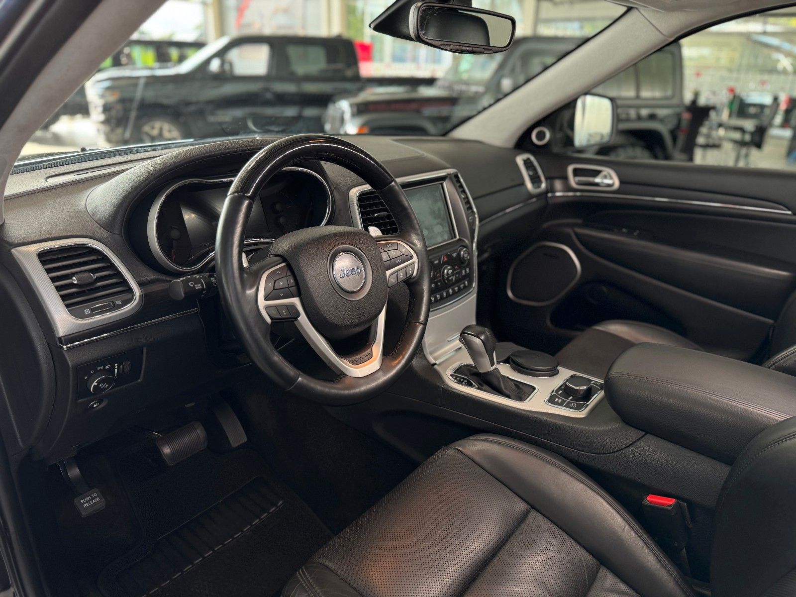 Fahrzeugabbildung Jeep Grand Cherokee 3.0 CRD Summit AHK Luft Pano