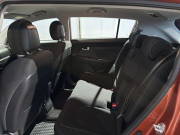 Fotografie 13 des Kia Sportage 2.0 CVVT 2WD Automatik Vision