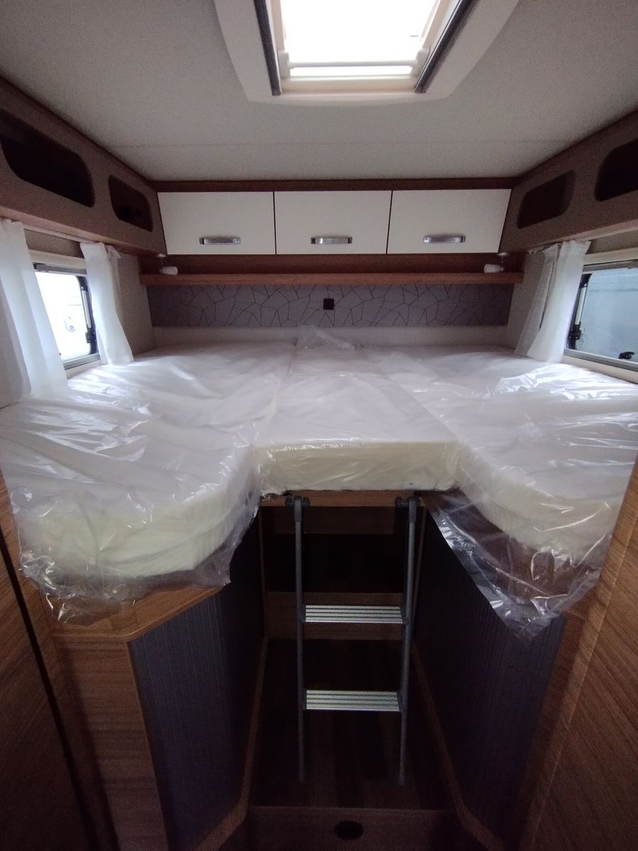 Fahrzeugabbildung Weinsberg CaraCompact Suite MB EDITION PEPPER 640 MEG 24er