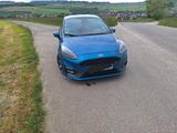 Ford Fiesta 1,5 EcoBoost ST mit Styling-Paket ST ... - Ford Fiesta: Blau, Metallic