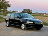 Volvo V50 2.4 TÜV Neu - gepflegter Zustand... - Volvo V40 in Hannover