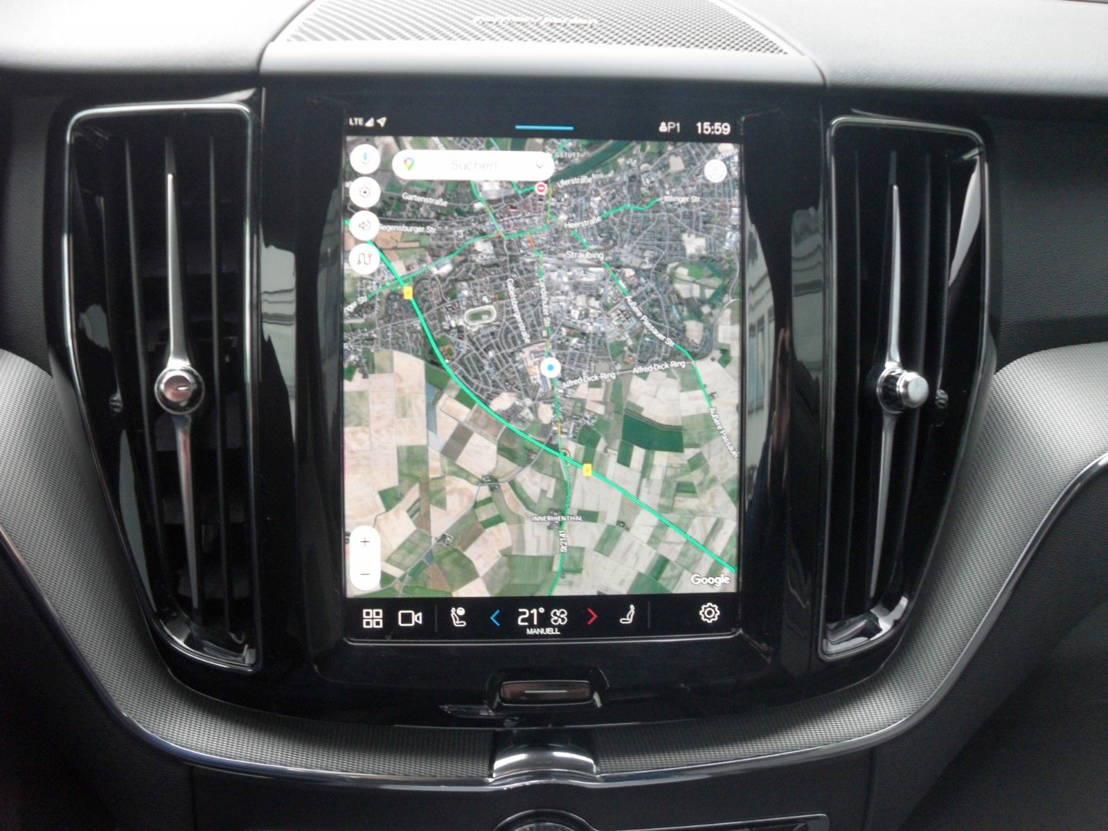 Fahrzeugabbildung Volvo XC 60 B5 Plus Black Edition AWD | HeadUp | 360°