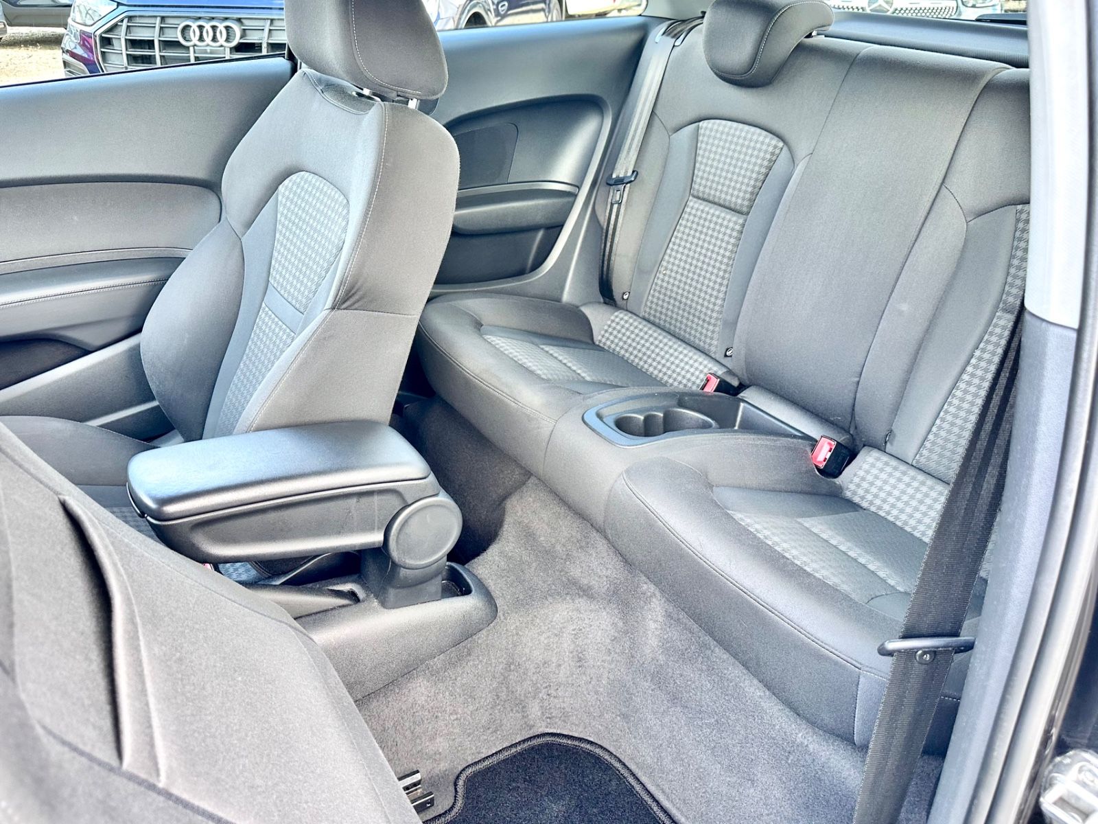 Fahrzeugabbildung Audi A1 AMBITION*NAVI+AHK+LED