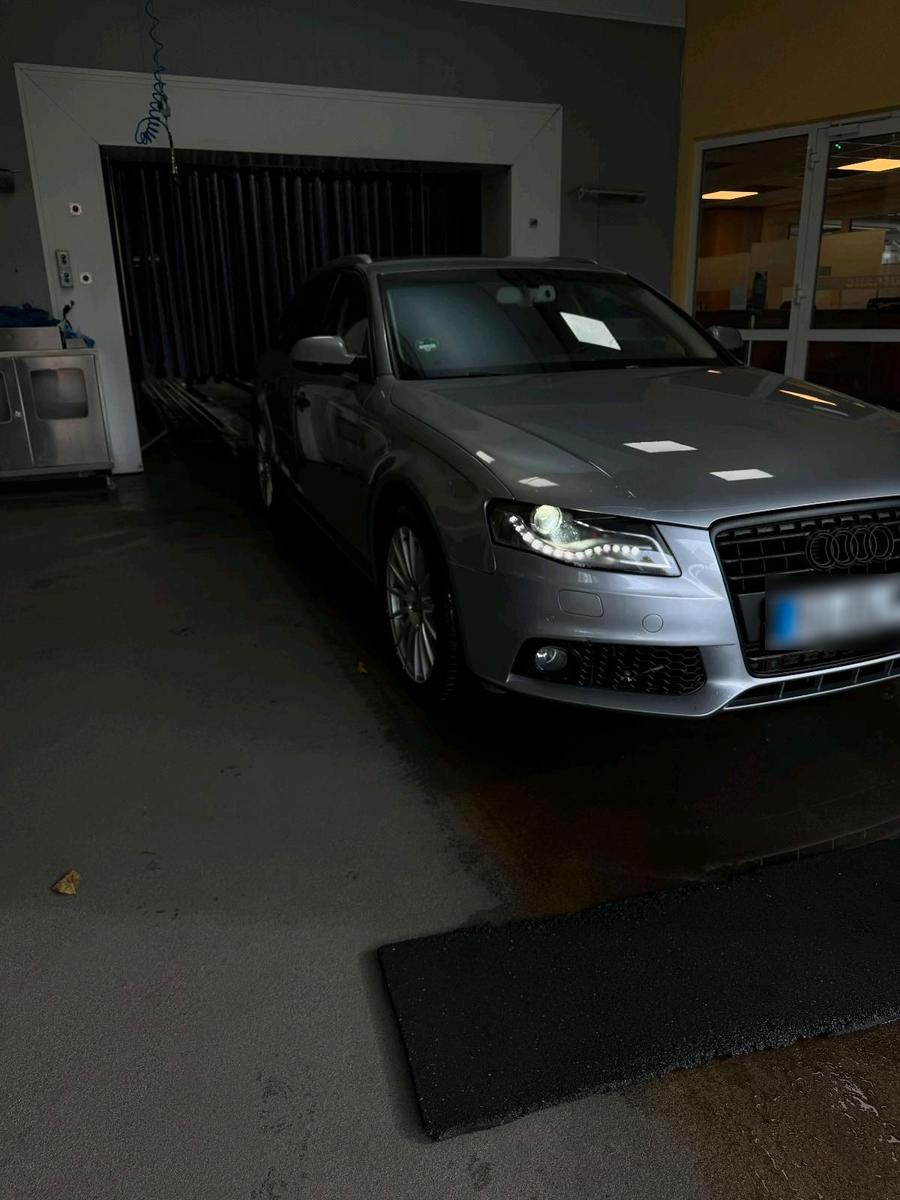 Audi A4 2009 — photo 6