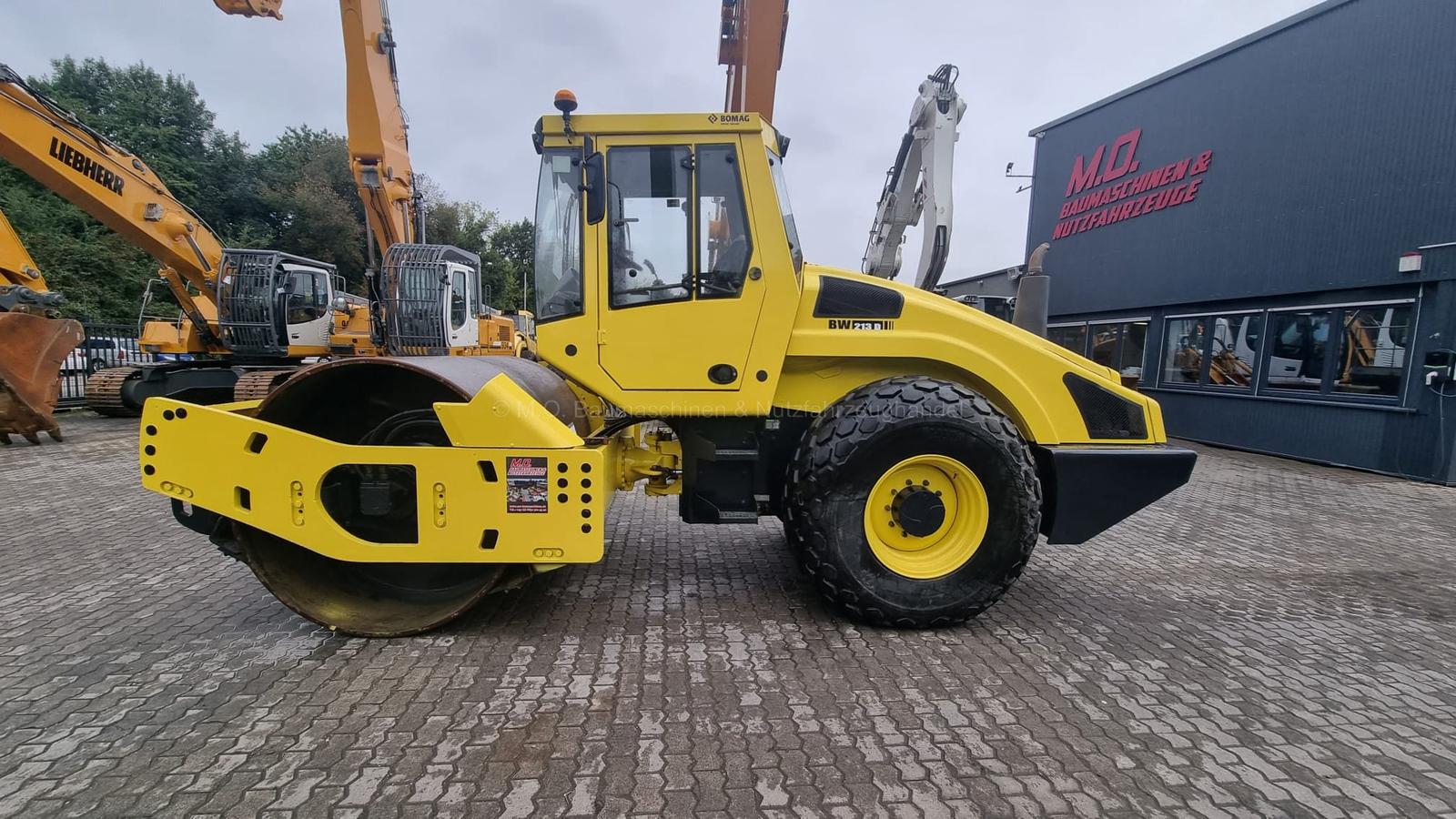 BOMAG BW 213 D-4