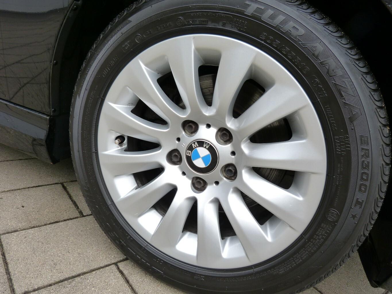 BMW 320 2009 — photo 9