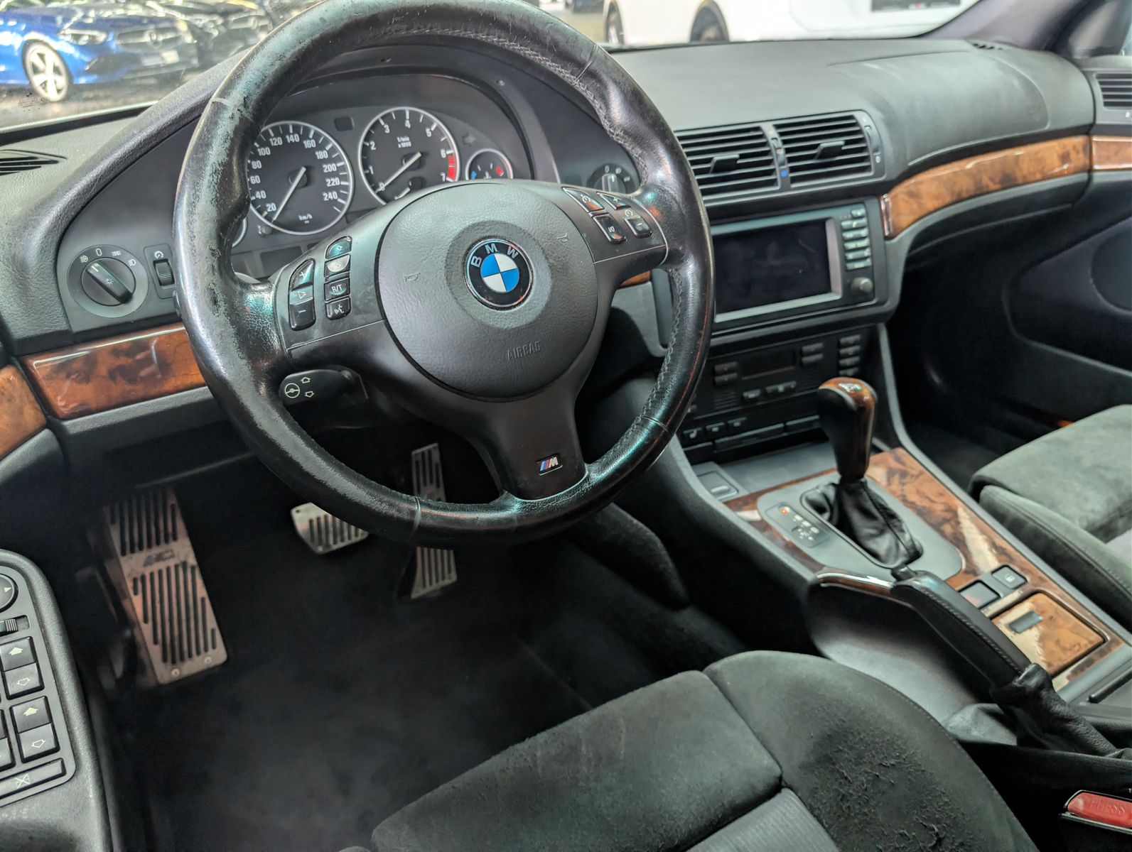 Fahrzeugabbildung BMW 530 i 3.0 Shadow M Sport LPG*MEMO*TEMP*SHZ*XENON