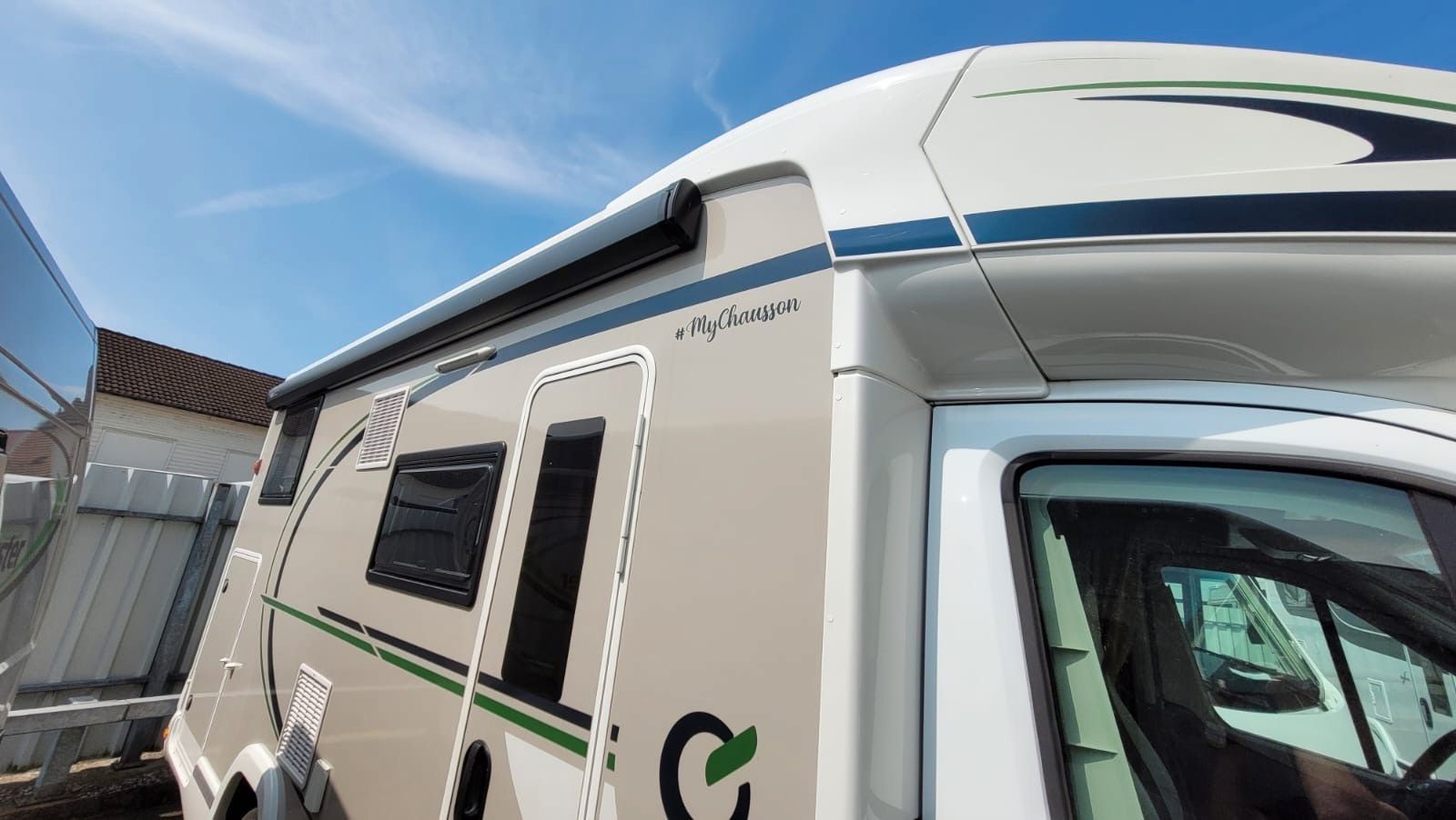 Fahrzeugabbildung Chausson 627 GA Titanium Ultimate *Hubstützen/Zusazluft*