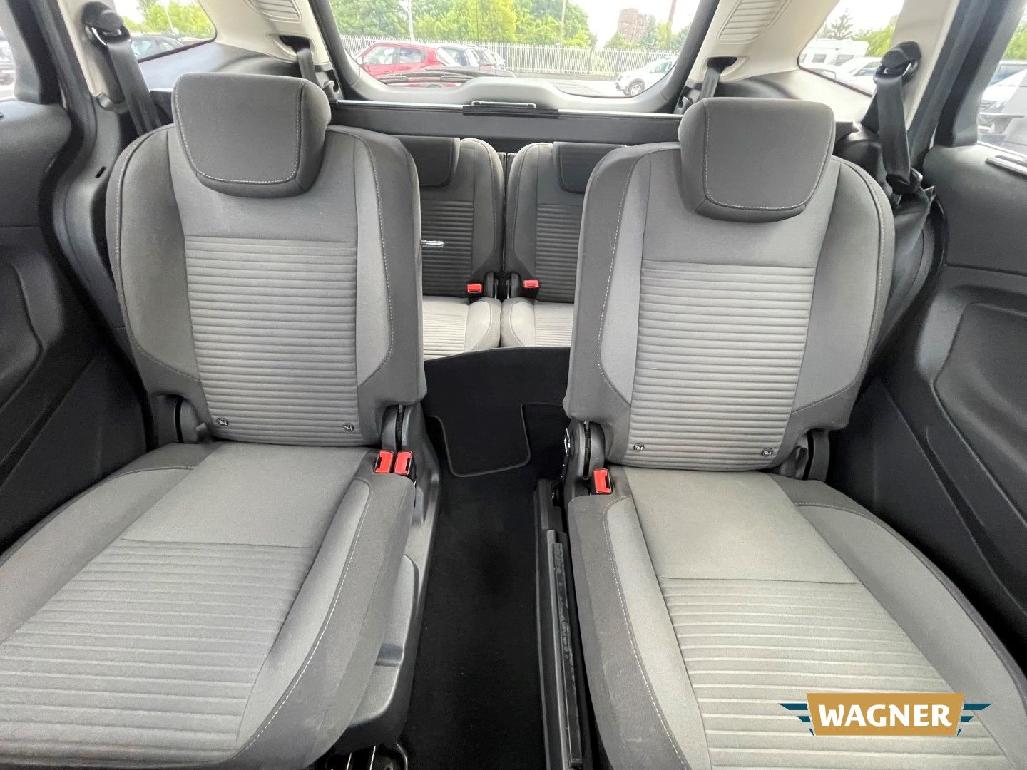 Fahrzeugabbildung Ford Grand C-Max Titanium 6-Sitzer Automatik
