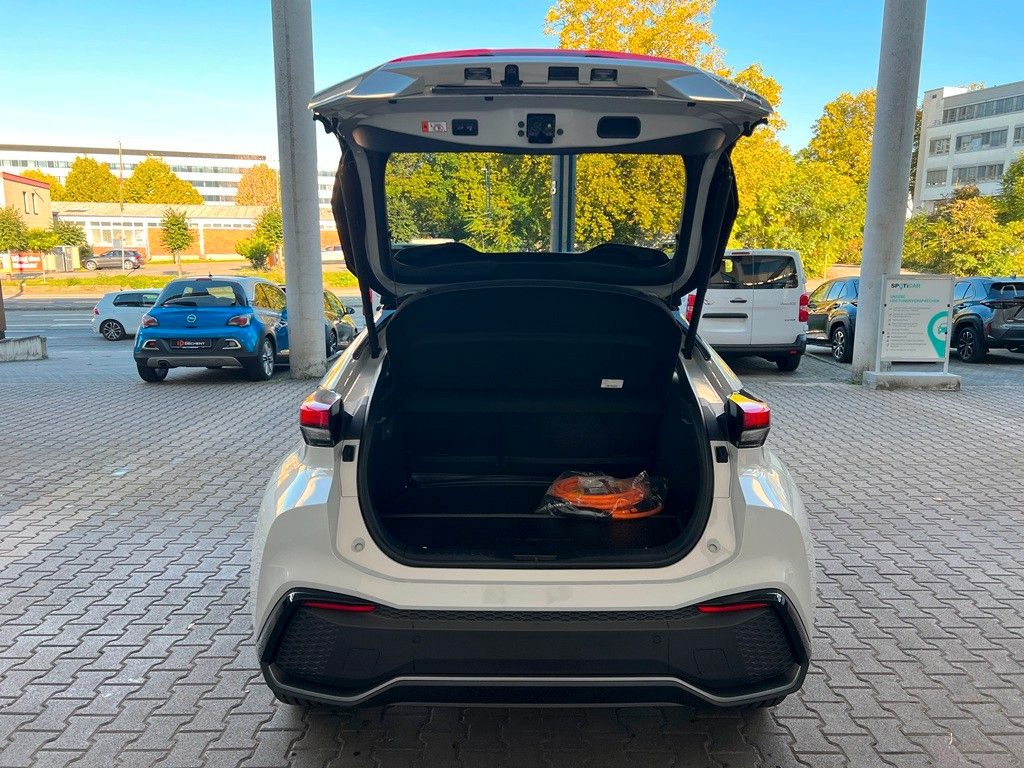 Fahrzeugabbildung Toyota C-HR 2.0 Plug-In Hybrid FWD GR Sport JBL NAVI
