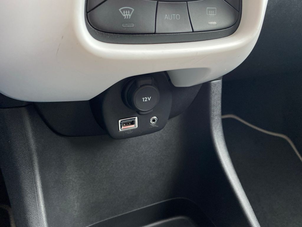 Fahrzeugabbildung Citroën C1 VTi 68 Shine Edition *Klima*Mirrorsceen*Cam*
