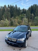 BMW X5 M50 M50d - - blaue BMW X5 M50