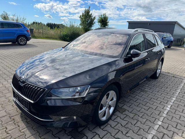 SKODA Superb Combi Style 4x4 Panoramadach TDI - Euro6