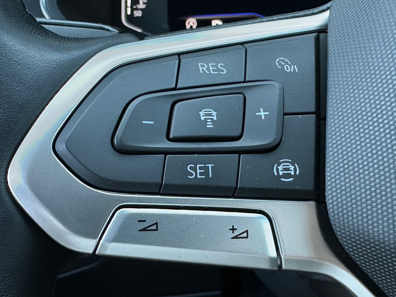 Fahrzeugabbildung Volkswagen Tiguan Allspace 2.0 TDI DSG Life NAV+LED+HUD+SHZ