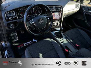 Volkswagen Golf - 11