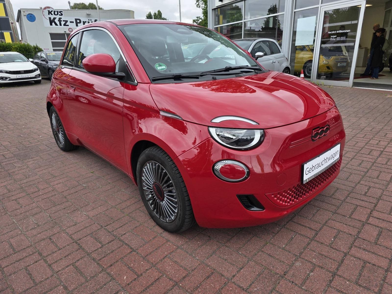 Fiat 500 Elektro MJ22 RED Navi Klimaautomatik