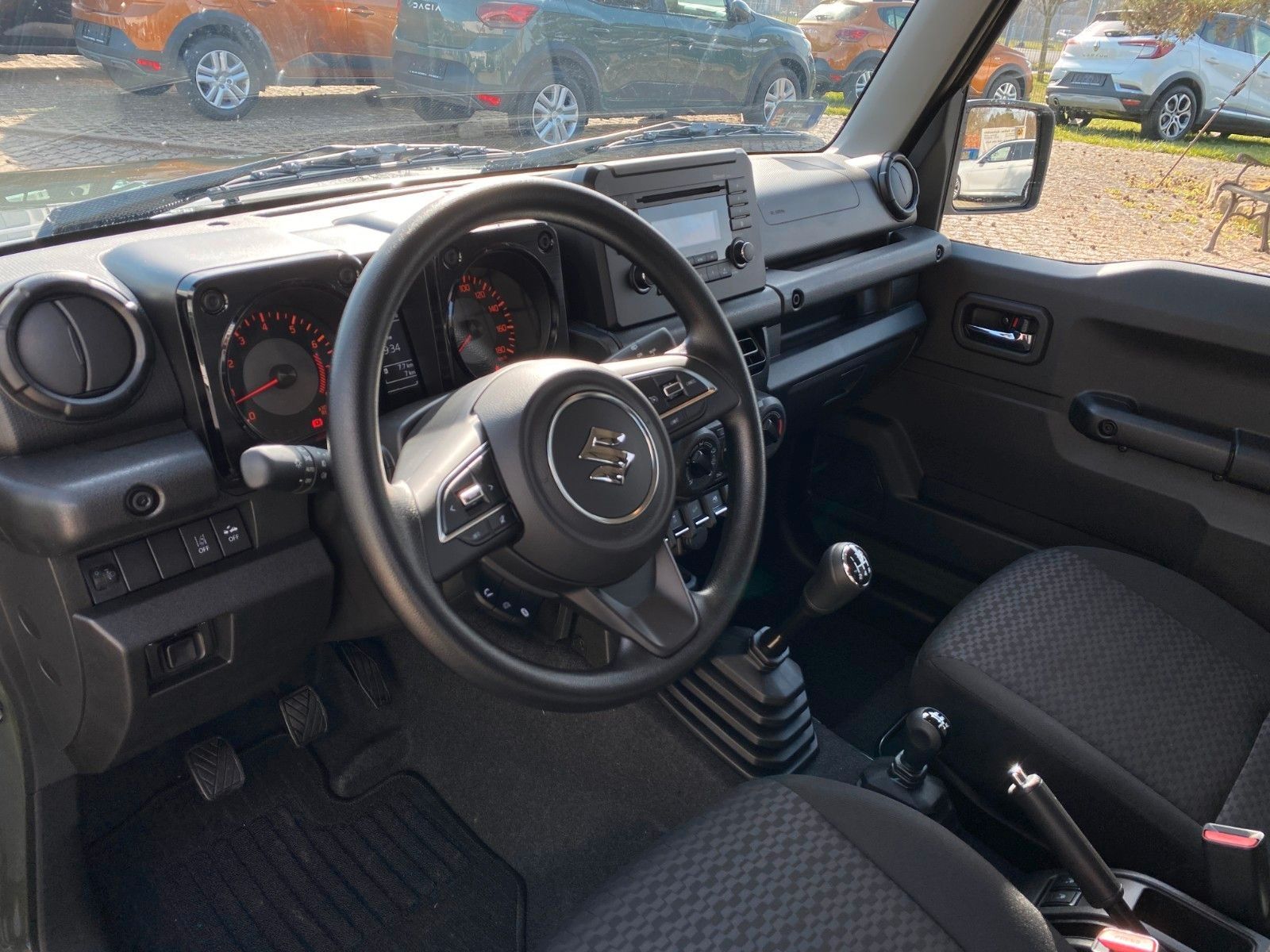 Fahrzeugabbildung Suzuki Jimny 1.5 4WD Allgrip KLIMA+SHZ+TEMPOM.+SOFORT