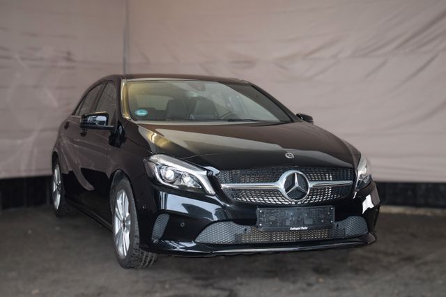 Mercedes-Benz A 180 Automatik Urban LED Navi PDC Facelift