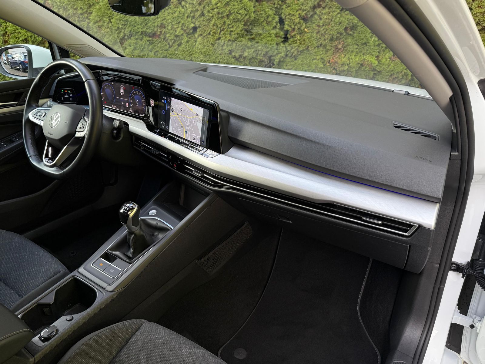 Fahrzeugabbildung Volkswagen Golf Variant 1.5 TSI Life LED+NAV+SHZ+PARK+VIRTU