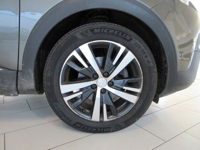 Fahrzeugabbildung Peugeot 5008 Allure Business 1.5D LED/NAVI/PDC/360°/DAB