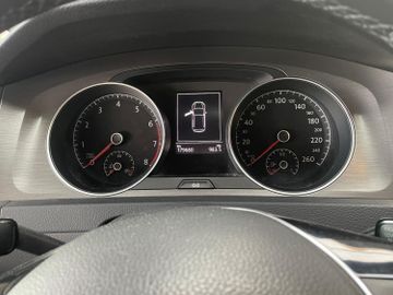 Volkswagen Golf - 11