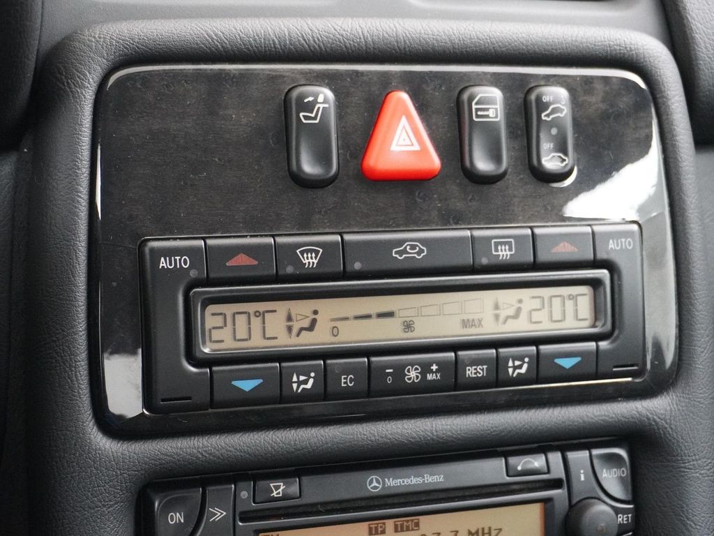 Mercedes-Benz CLK 200 Coupé K. Elegance Händlerwartung Leder a