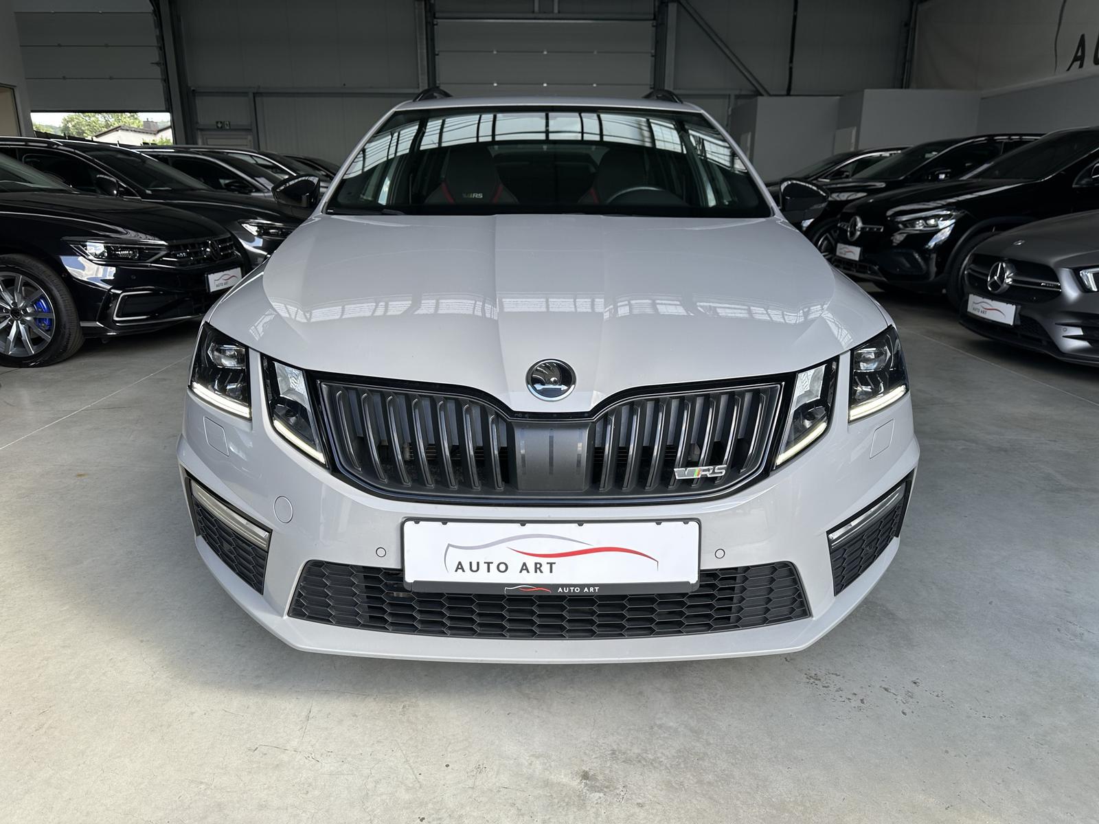 Skoda Octavia RS Navi LED ACC PDC SHZ AHK