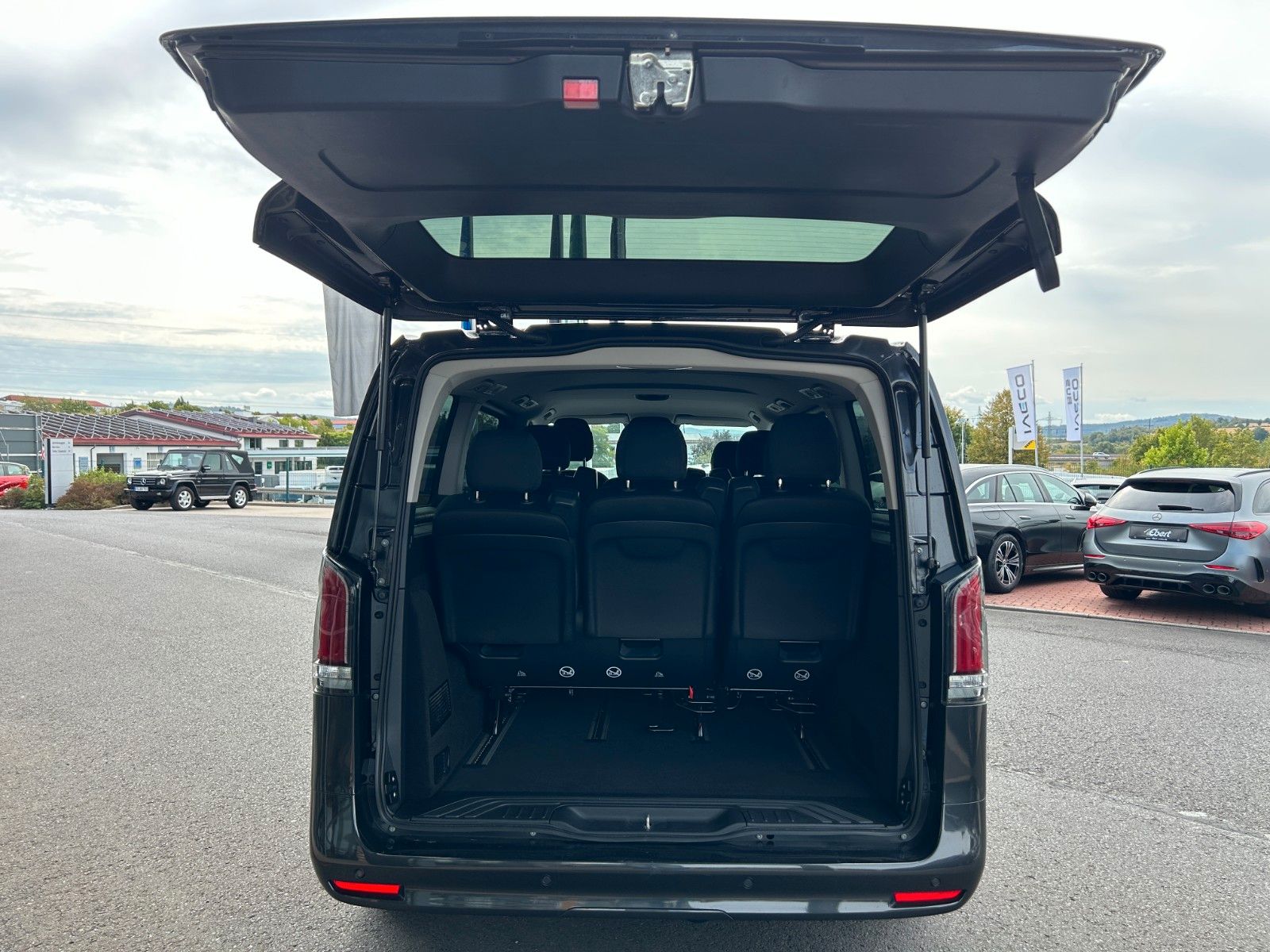 Fahrzeugabbildung Mercedes-Benz Vito 116 CDI 9G Tourer Select MULTIBEAM AHK2,5