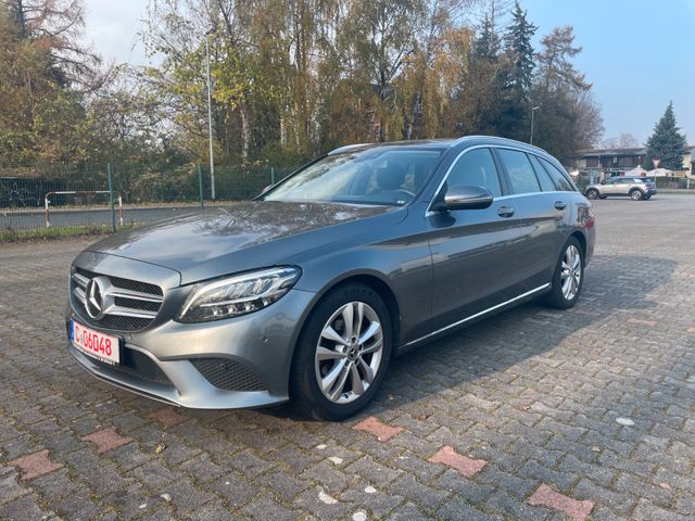 Mercedes-Benz C 180 T Autom. NAVI  LED  KAMERA