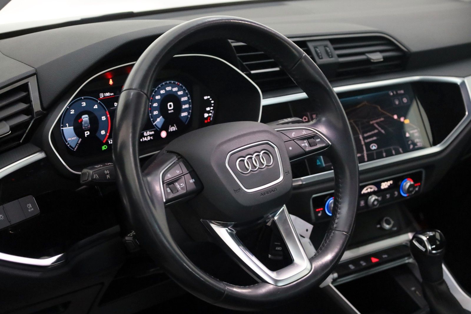 Fahrzeugabbildung Audi Q3 35 TDI advance,Leder,Navi,LED,SH,Standheizung