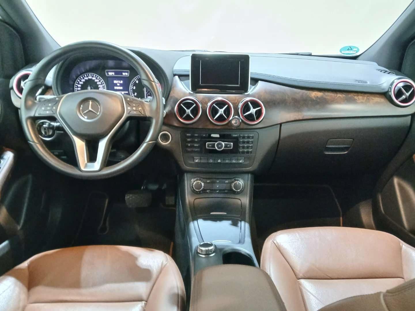 Mercedes-Benz B 180 EXKLUSIVE LEDER