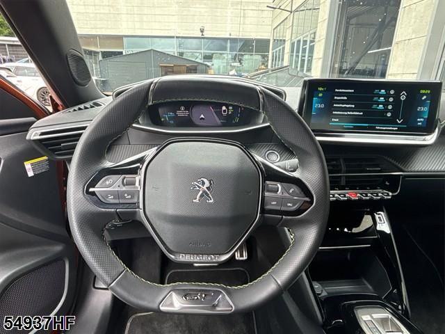 Fahrzeugabbildung Peugeot 2008 GT Pack Elektro NAVI+SHZ+LED+KAMERA