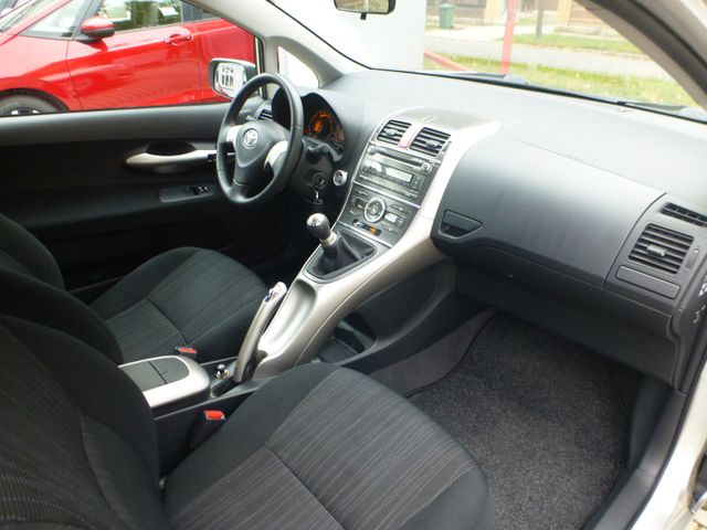 Toyota Auris Sol