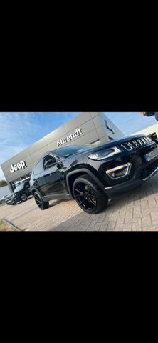 Jeep Compass 4x4 Limited. AHK/DIESEL/AUT