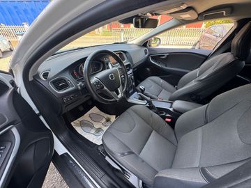 Volvo V40 Cross Country - 12