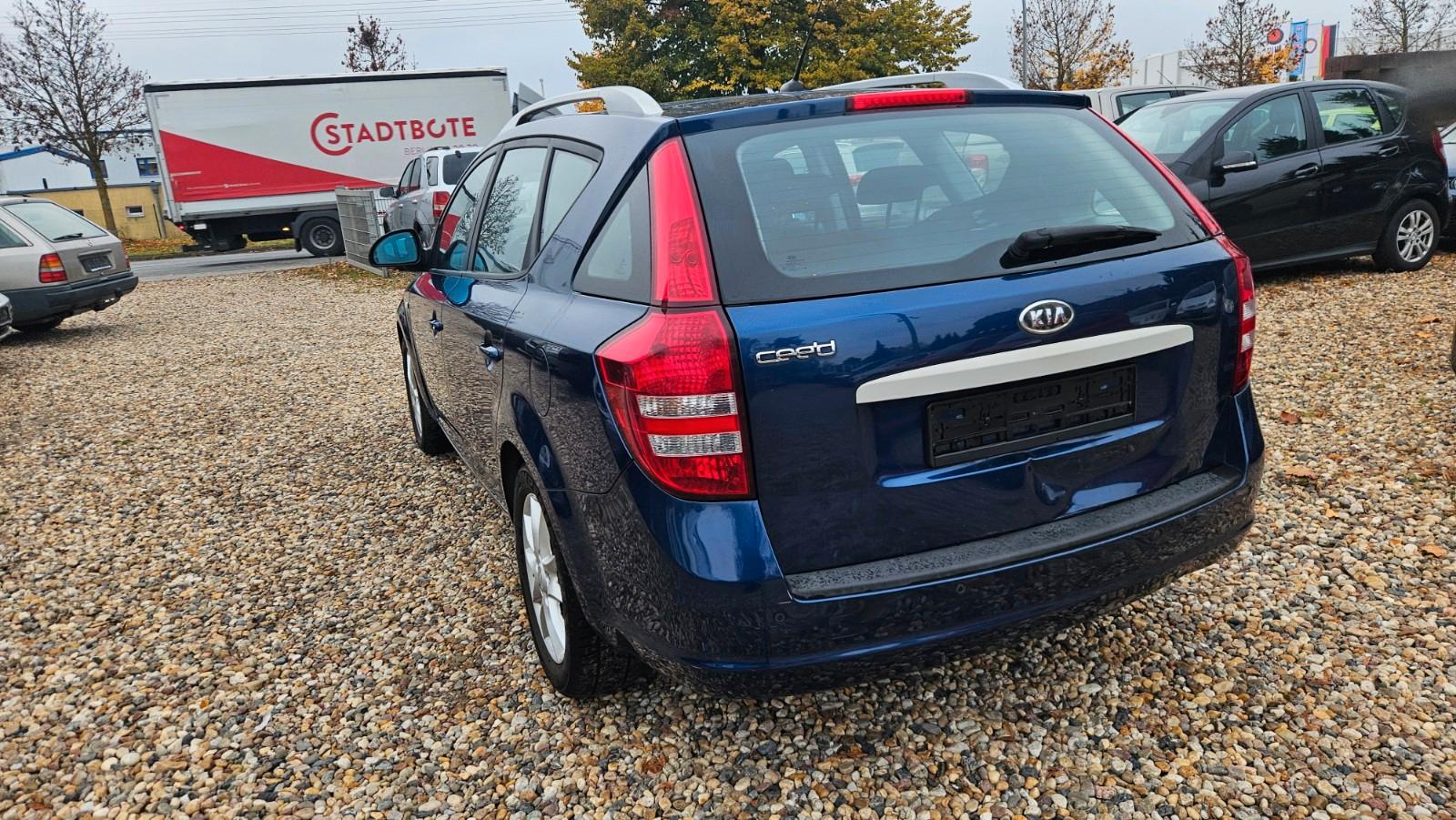 Kia cee'd 2009 — photo 7