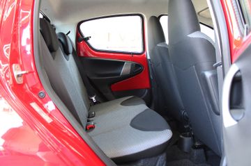 Toyota Aygo (X) - 12