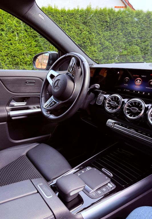 Image of Mercedes-Benz EQA