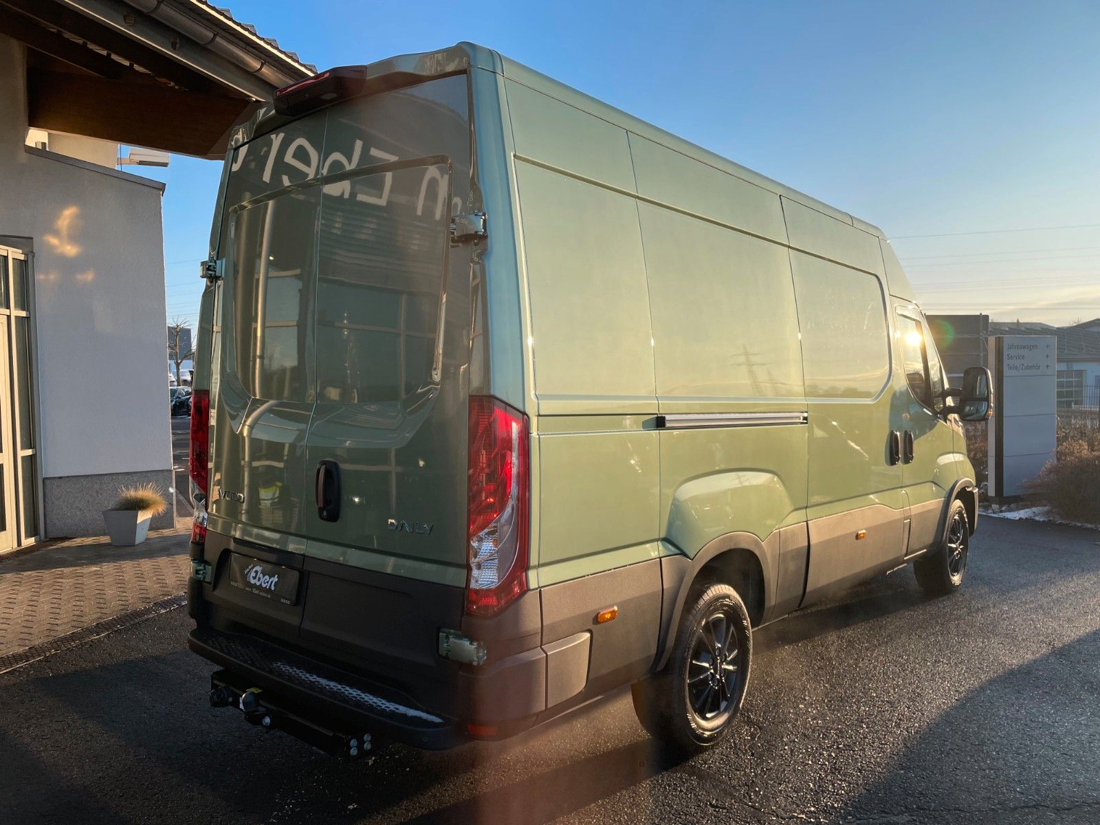 Fahrzeugabbildung Iveco Daily 35S16 HA8V 3.0L *R3.520mm*AHK*Automatik*