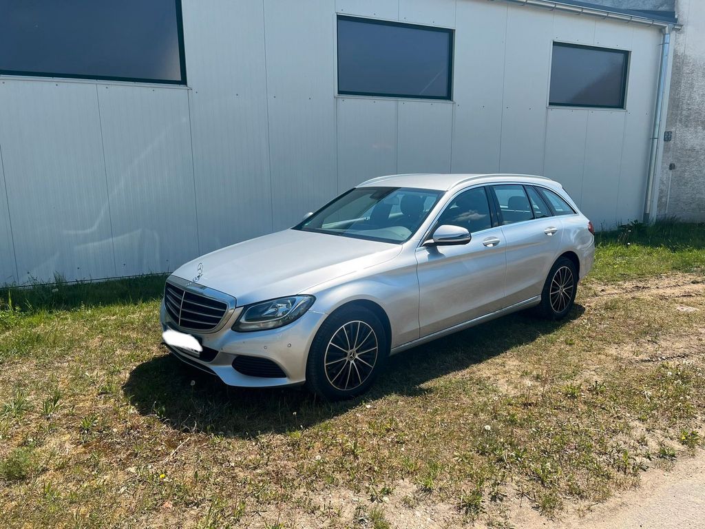 Image of Mercedes-Benz C 220
