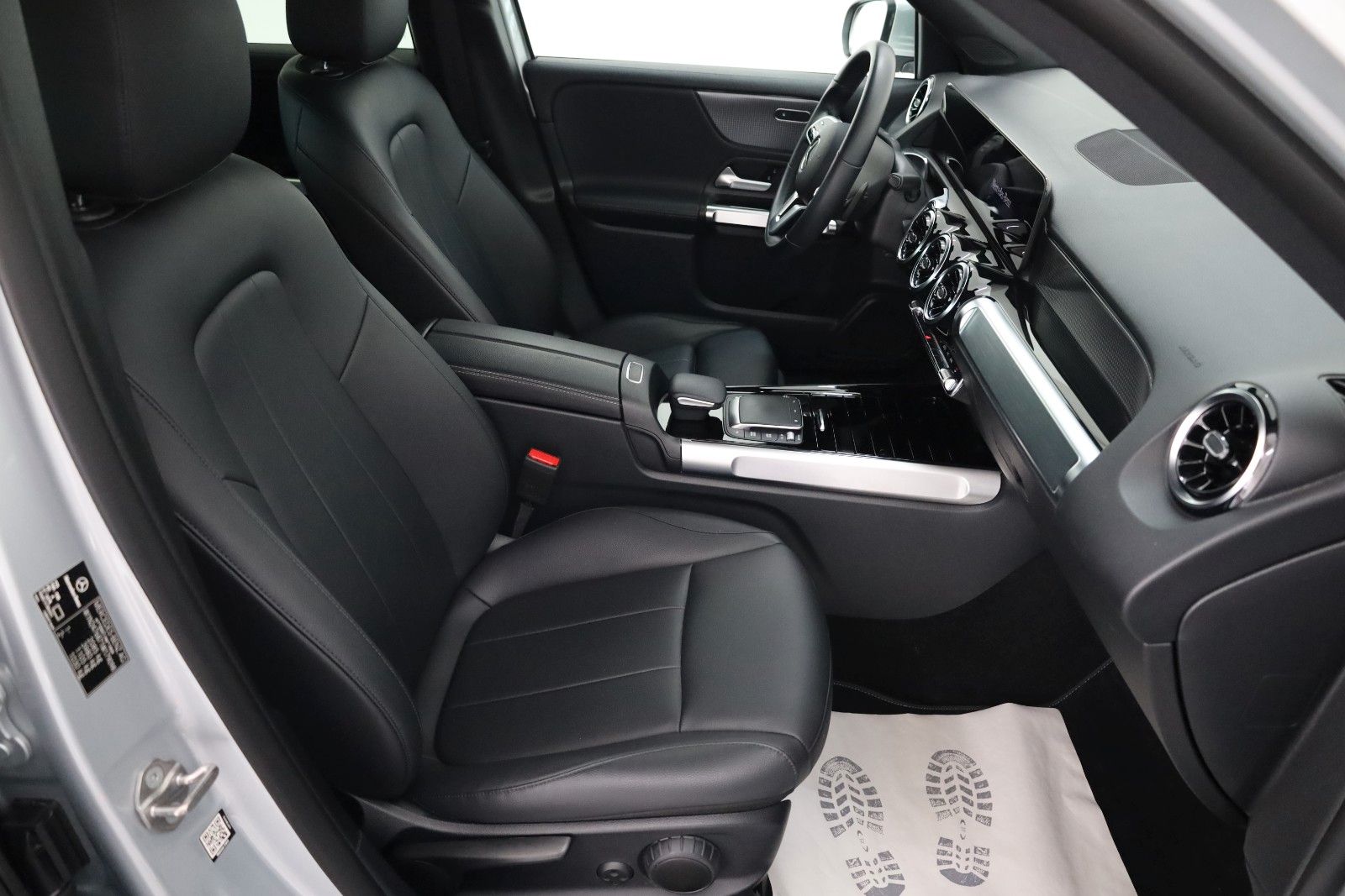 Fahrzeugabbildung Mercedes-Benz GLB 200 Progressive,Leder,Navi,LED,Kamera,AHK
