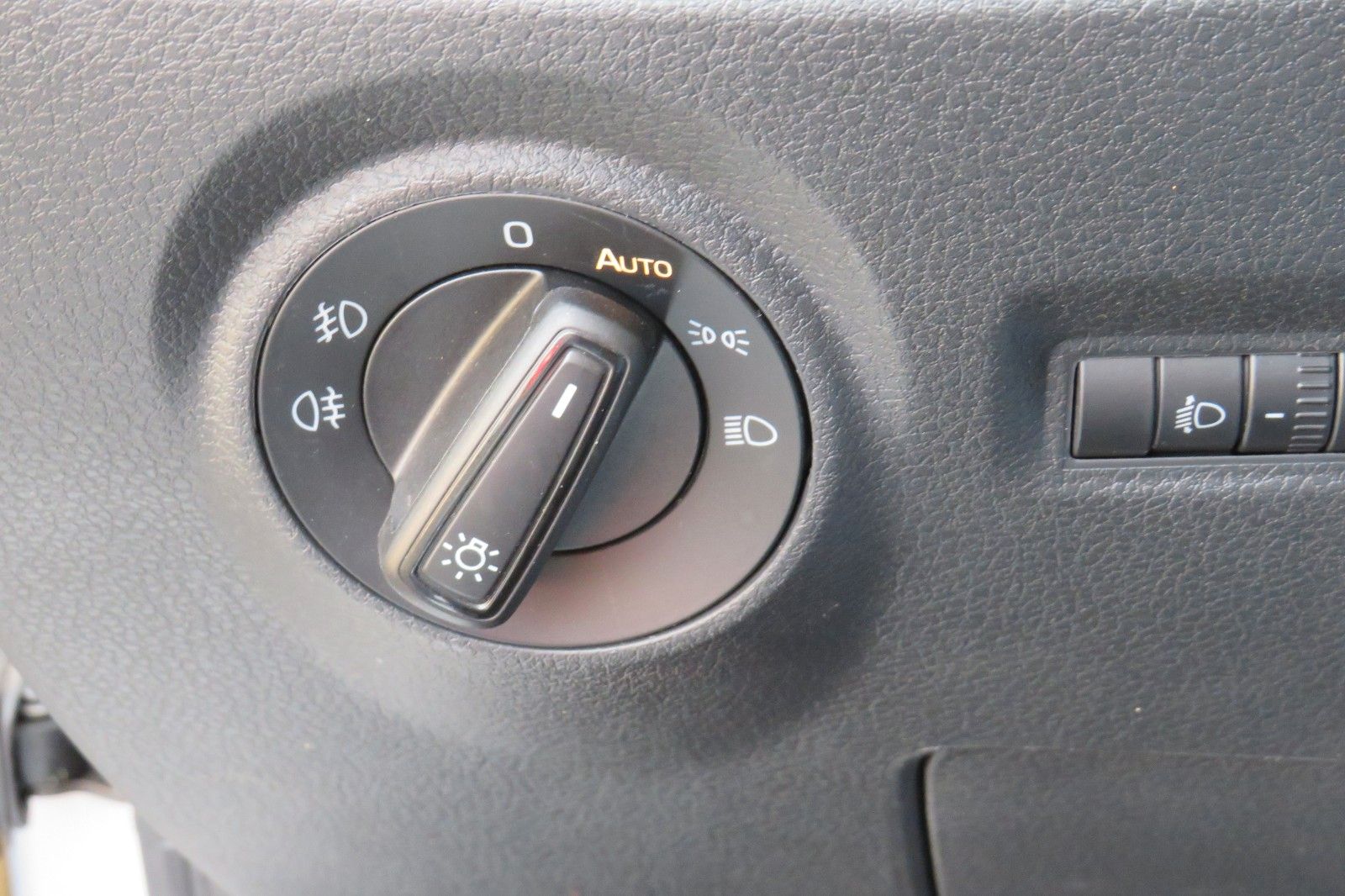 Fahrzeugabbildung SKODA Fabia Combi Ambition KLIMA SITZH. GRA PDC APP-C.