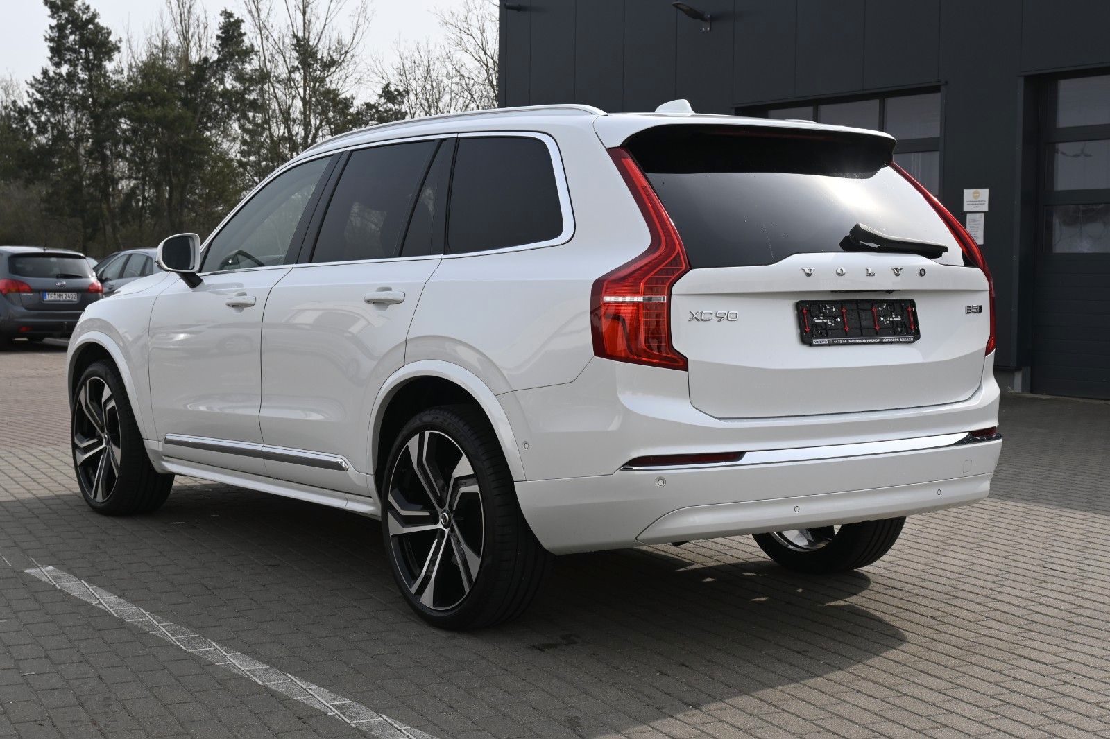 Fahrzeugabbildung Volvo XC90 B5 D AWD Bright*STDHZG*360°*22"*AHK