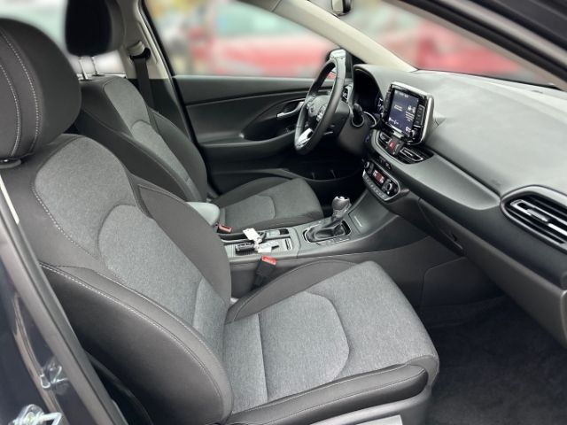 Fahrzeugabbildung Hyundai i30 1.0 T-GDI +CARPLAY+RFK+KLIMA+SHZ+PDC+TEMPOMA