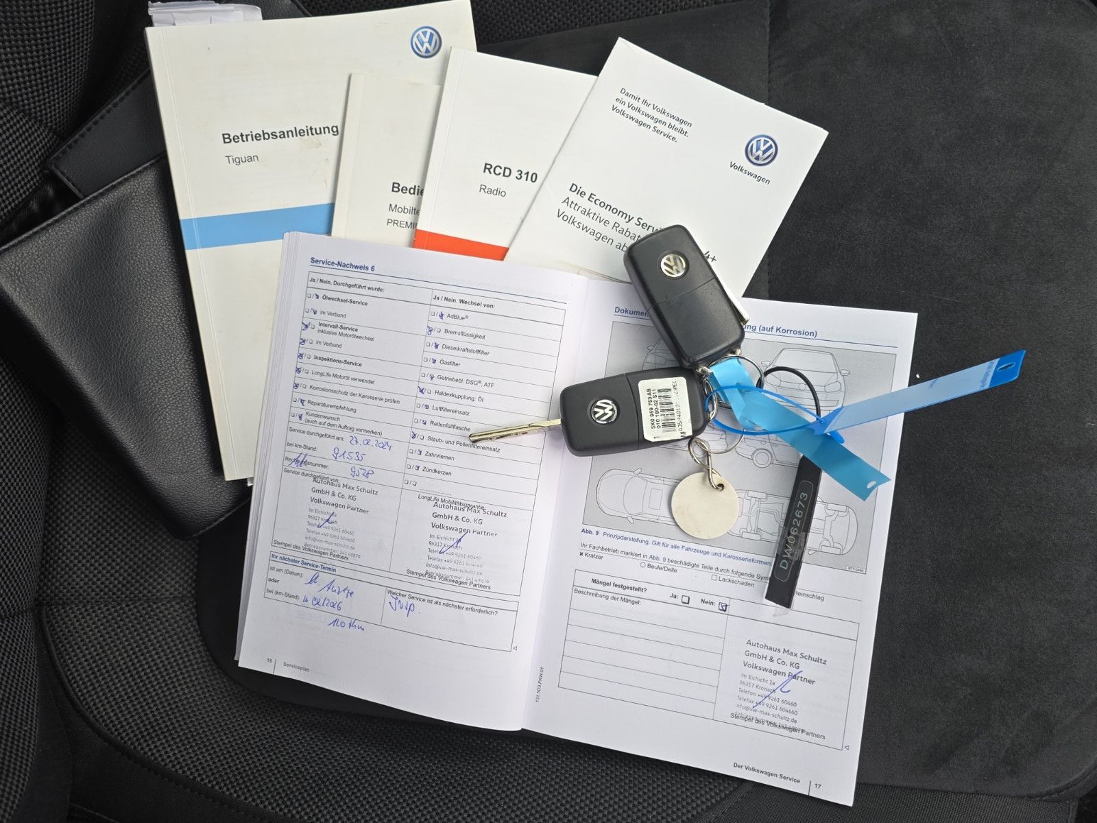 Fahrzeugabbildung Volkswagen Tiguan Sport & Style 4Motion+1.HAND+AUTOMATIK