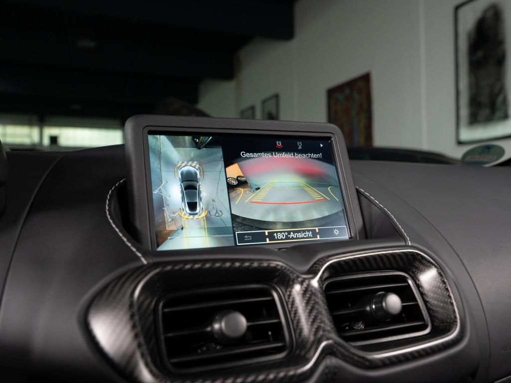 Aston Martin V12 Vantage