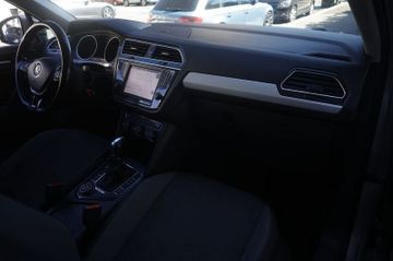 Volkswagen Tiguan - 11