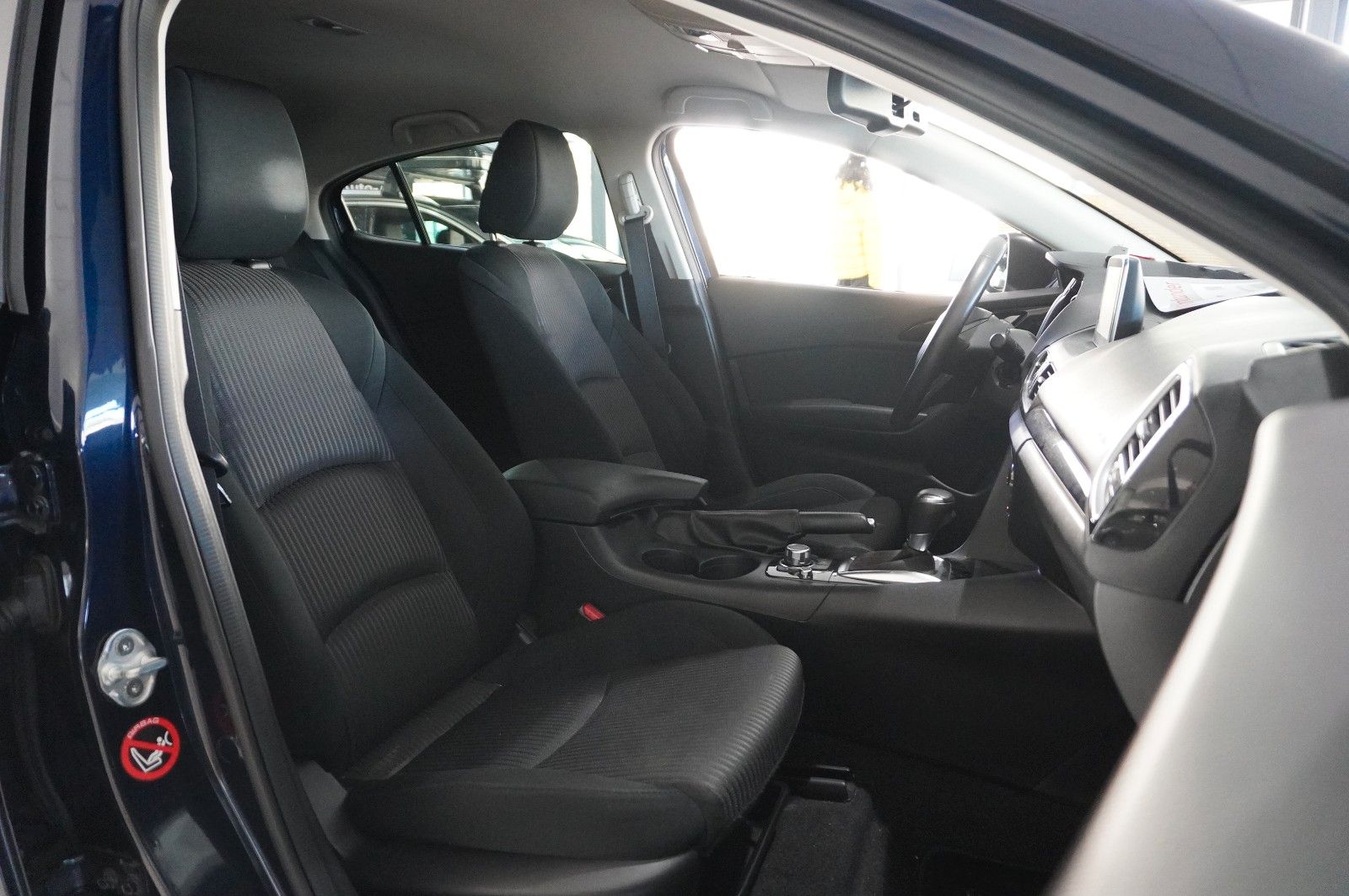 Fahrzeugabbildung Mazda 3 Lim. 2.0 SKYACTIVE VISION KLIMA/SHZ/PDC/TEMP.